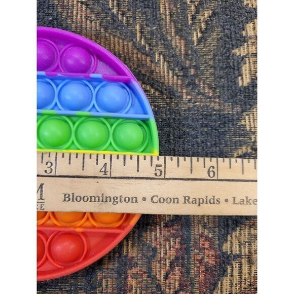 Rainbow Circle Sensory Fidgit - Picture 3 of 3